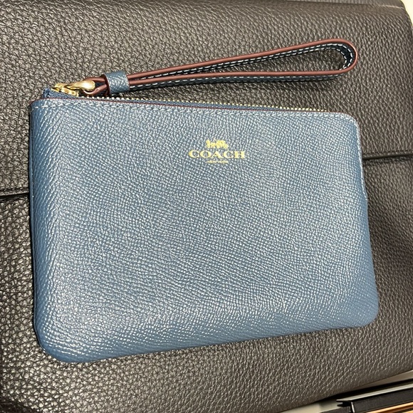 Coach Corner Zip Wristlet IM/Denim - Picture 8 of 16